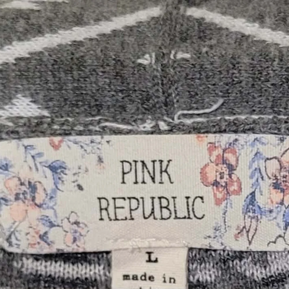 Pink Republic Womens Small Cardigan Shrug Gray White Aztec Open Front